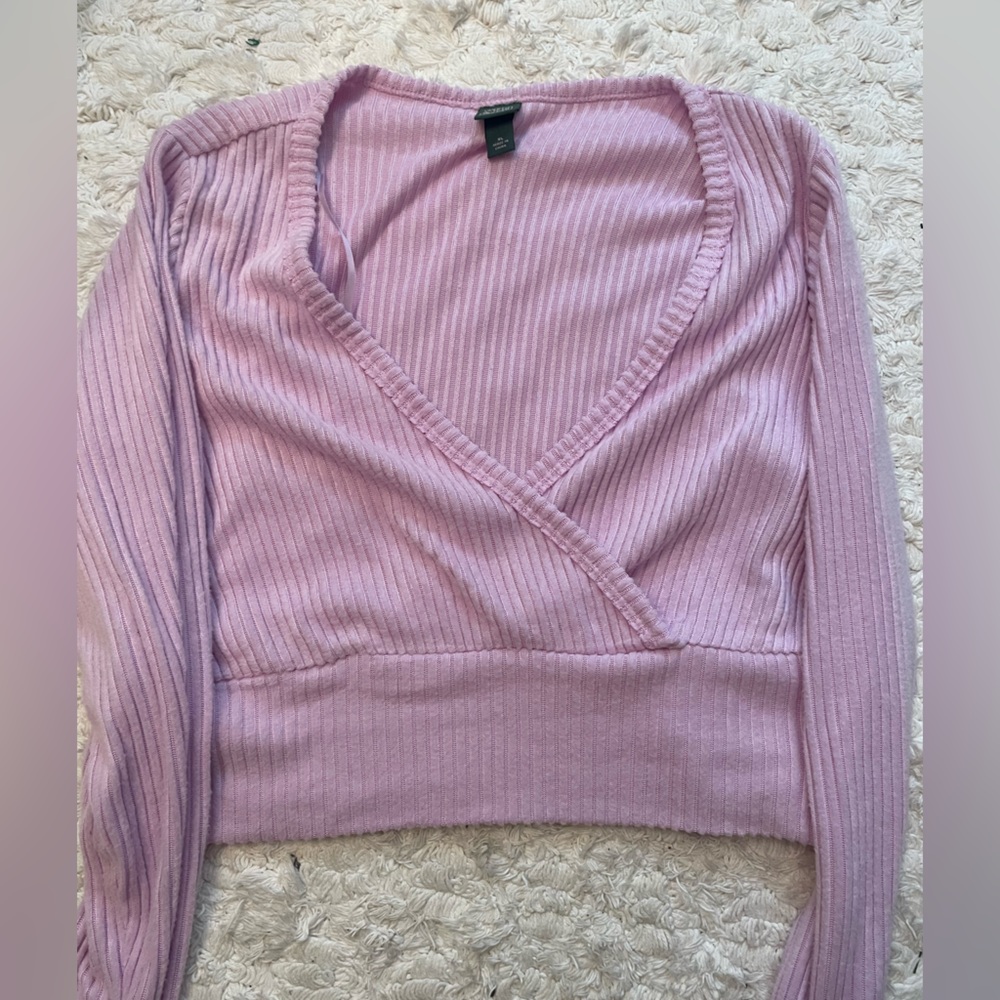 BRAND NEW!!! Cropped Long Sleeve Shirt